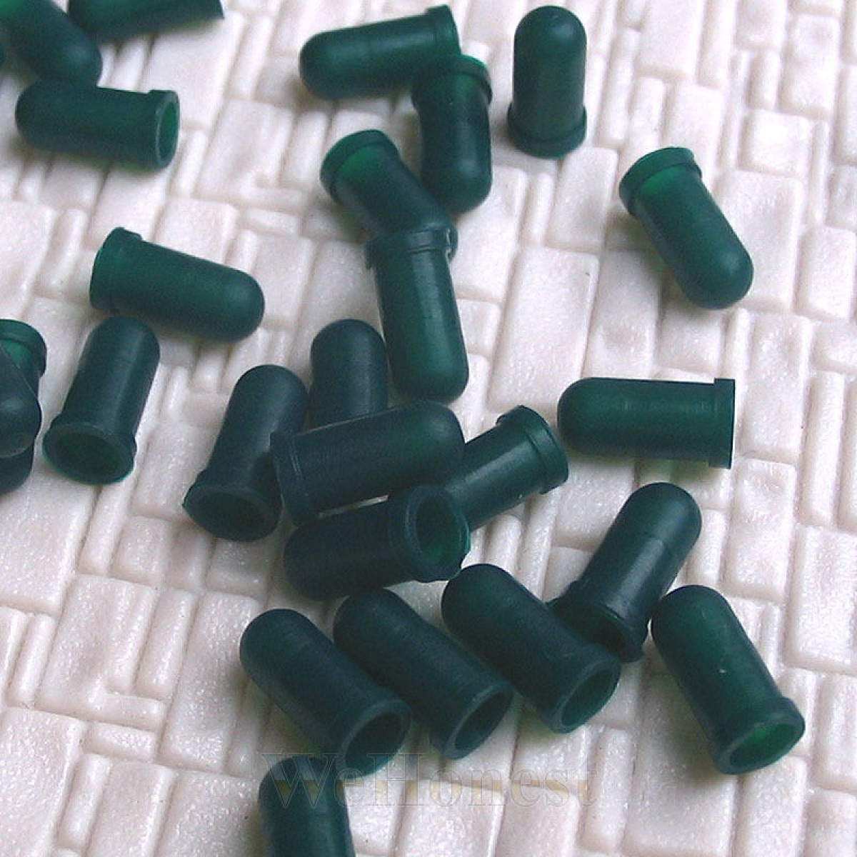 20 pcs Green Caps for Grain of Wheat Bulbs